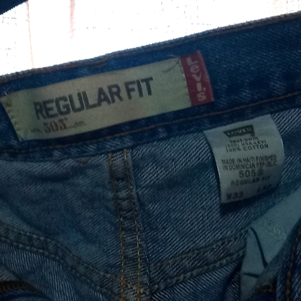 Levis - Picture 2 of 2